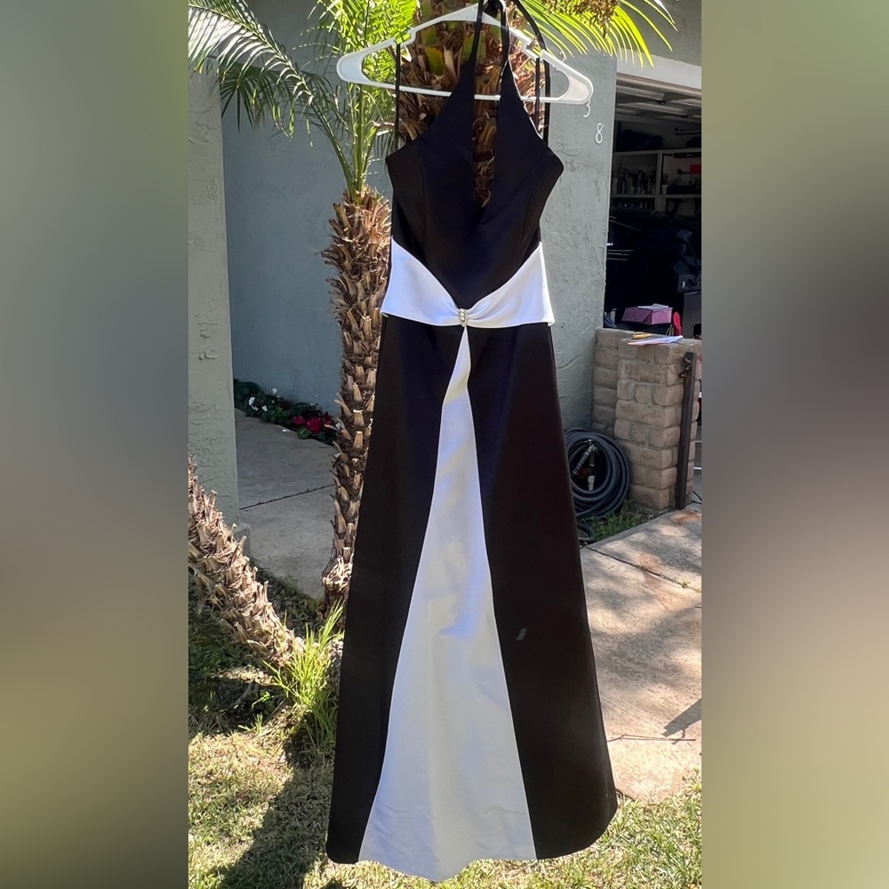 Jessica McClintock Black and White Halter Maxi Gown